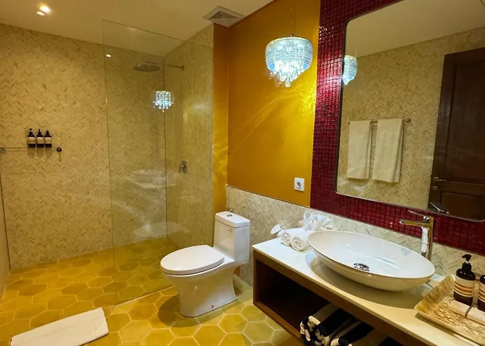 Rudra Sahashrara Bali - Ayurvedic - Health And Wellness ホテル 4*